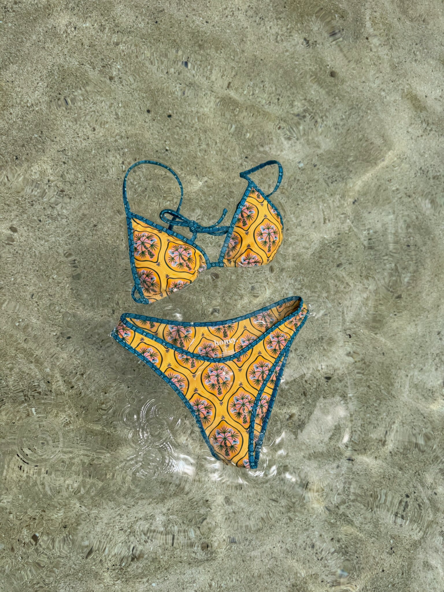 Palmetto Triangle Set